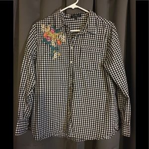 Women’s Small Velvet Heart Button Shirt